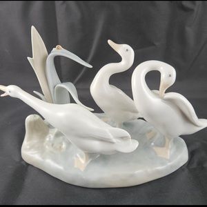 LLADRO Geese Group #4549 RARE matte finish 1969 Authentic. Retired in 1971